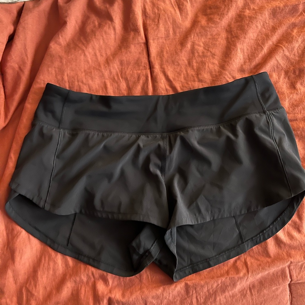 Black Lululemon Speed Up Shorts 2.5in